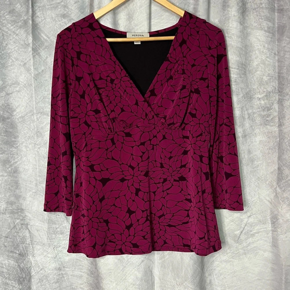 Merona Raspberry & Black Floral Print 3/4 Sleeve Blouse with Built-In Shapewear - Picture 8 of 12